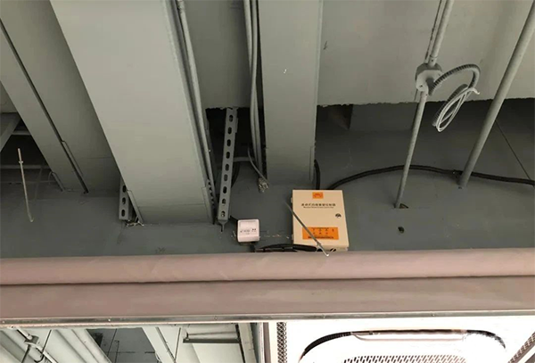 電動(dòng)擋煙垂壁安裝及聯(lián)動(dòng)測試